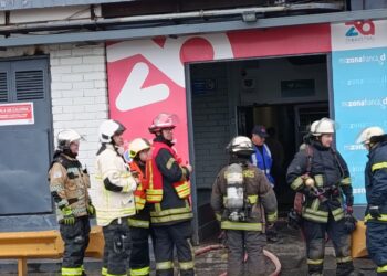 Principio de incendio en zona Austral afectó a una bodega del local de comida rápida Tarragona.