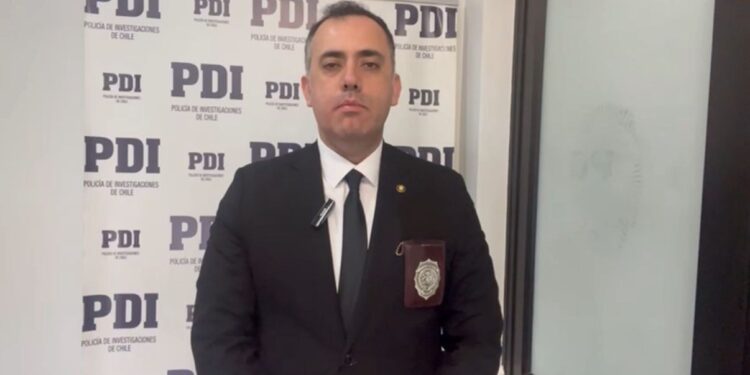 Mujer extranjera es expulsada del país tras condenas por delitos de drogas