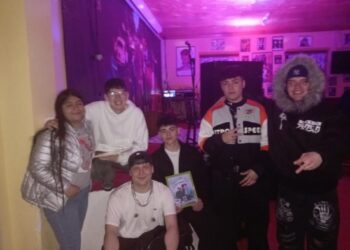 STO revoluciona la escena con «Siguiendo la voz»: Un despliegue de música y teatro en El Submarino Amarillo