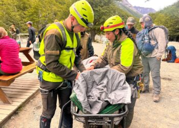 Turista israelí resulta gravemente lesionado tras ingresar a sector no habilitado en Torres del Paine