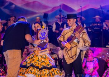 Pareja de Punta Arenas se corona vicecampeona nacional en el XII campeonato de cueca “entre leyendas y tradiciones”.