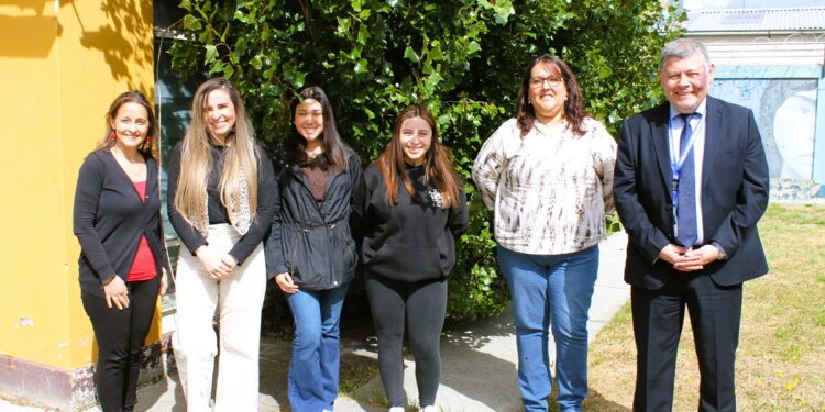 Servicio de Reinserción Social juvenil avanza en justicia restaurativa en Natales en alianza con programa de atención infanto adolescente instancias que se crearon a partir de la ley 21.527