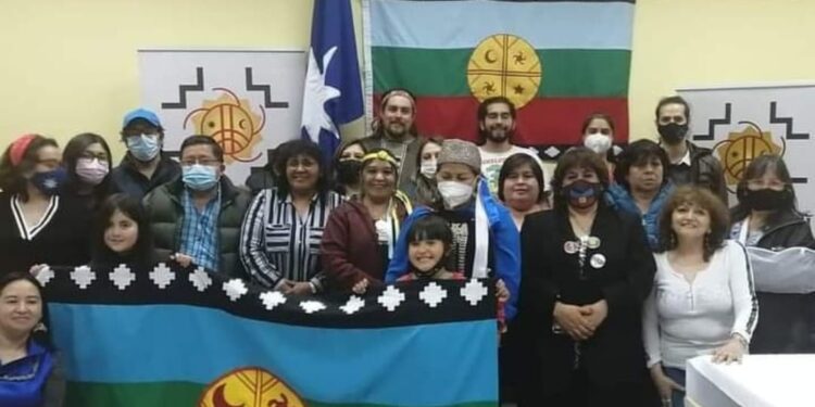 AGRUPACIÓN “WILLI ANTU” DE PUERTO NATALESAl rescate y proyección de la cultura ancestral, dirigida por Teresa del Carmen Caipillan.