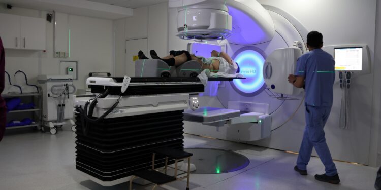 Hospital Clínico Magallanes refuerza su rol como polo oncológico del extremo sur en el Día Mundial de la Lucha contra el Cáncer