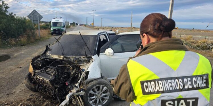 Conductora queda en riesgo vital tras grave accidente en Ruta 9 Sur de Punta Arenas