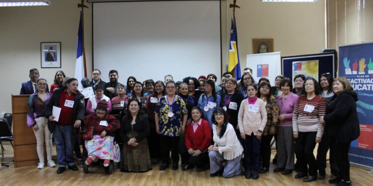 El Plan Nacional de Alfabetización abrió la plataforma 2026 para postular como monitor o monitora.