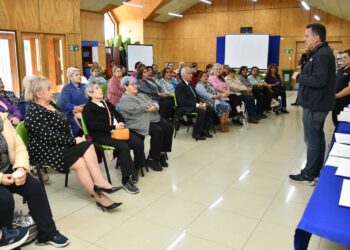 Más de 50 personas mayores participaron en Escuela de Verano para formación dirigencial.La iniciativa, impulsada por la Unidad de Adulto Mayor del municipio.
