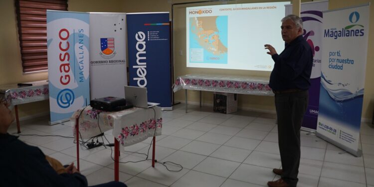 GASCO Magallanes participó en jornada de seguridad hogareña junto a vecinos del Barrio 18 de Septiembre