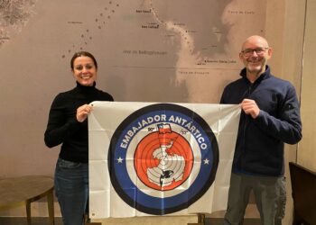 Fundación Huellas Magallánicas distinguió a embajadores de Australia y Nueva Zelandia como “Embajadores Antárticos”