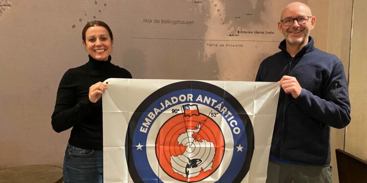 Fundación Huellas Magallánicas distinguió a embajadores de Australia y Nueva Zelandia como “Embajadores Antárticos”