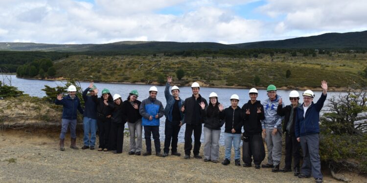 Aguas Magallanes abre espacios de aprendizaje y acompañamiento para futuros profesionales, once estudiantes de diversas especialidades desarrollan su práctica profesional.