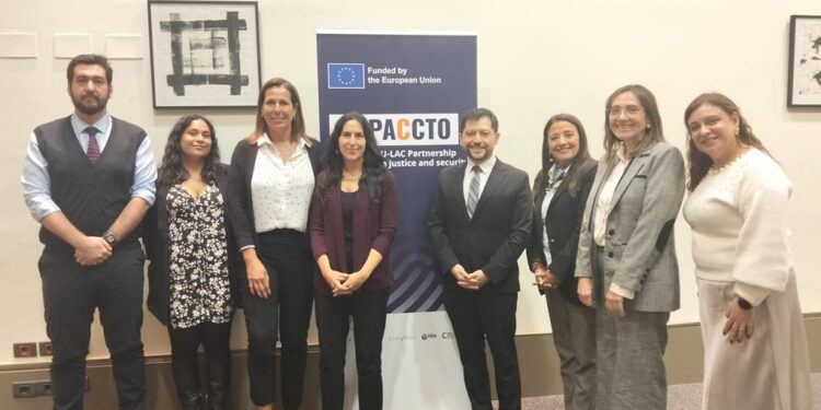 Delegación del Servicio Nacional de Reinserción Social Juvenil realiza proceso de formación especializada en España, delegación compuesta por cinco profesionales .