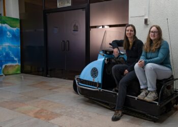 Científicas de España y Escocia inician expedición en la Antártica para estudiar el futuro de la flora polar.