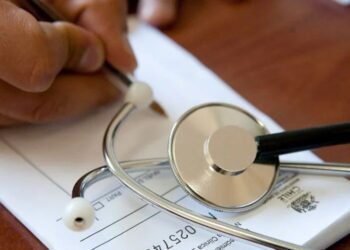 Millonario gasto sin sanciones claras con una mínima cifra de destituciones por uso irregular de licencias médicas