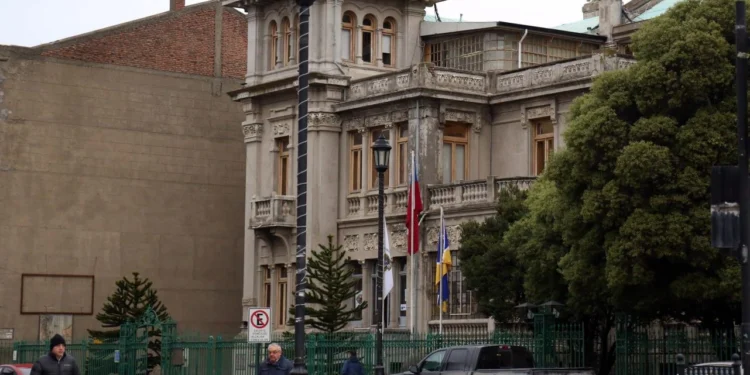 Corte Suprema confirma destitución de funcionario municipal de Punta Arenas por viaje al extranjero con licencia médica