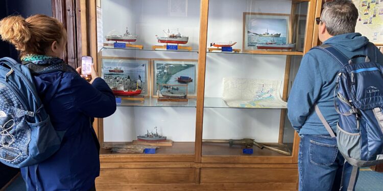 Más de cien turistas internacionales visitaron el Museo Naval y Marítimo de Punta Arenas