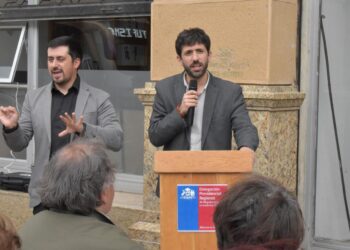 Presentan Nueva Placa y 14 señaléticas inclusivas en Lengua de Señas