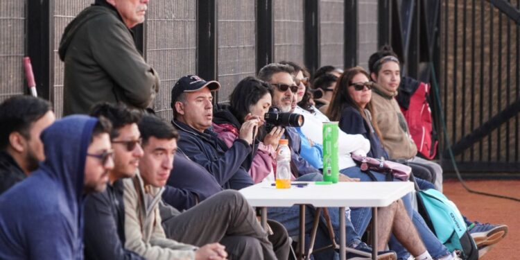 Municipalidad y Magallanes Lawn Tennis Club impulsan el tenis con campeonato interclub en Punta Arenas