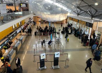 Detienen a joven por portar pistola a fogueo y municiones en el Aeropuerto de Punta Arenas