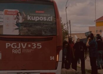 Accidente en microbús deja a una pasajera lesionada en calle Capitán Guillermos