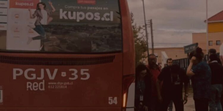 Accidente en microbús deja a una pasajera lesionada en calle Capitán Guillermos