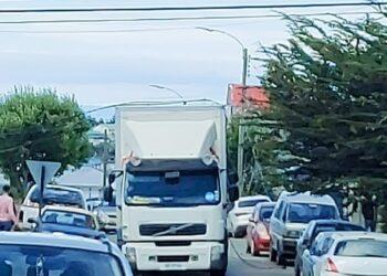 Corte de calle genera congestión vehicular en sector sur de la ciudad