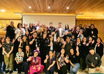 Emotiva conmemoración anticipada del Día del Cáncer Infantil reunió a familias y equipo de salud.