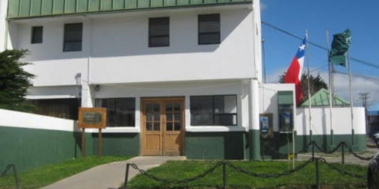 Detienen a sujeto por hurto de carne avaluada en casi 94 mil pesos en supermercado de Punta Arenas