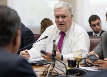 Senador Kusanovic propone transformar la formación médica en zonas extremas ante  déficit critico de profesionales.