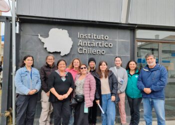 Científicos visitan laboratorio del INACH en Punta Arenas previo al primer crucero CIMAR 1 Antártico