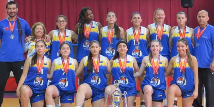 Punta Arenas se corona Vicecampeón Nacional Sub-17 de Básquetbol femenino en Antofagasta.