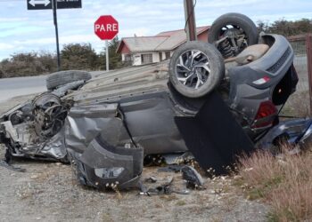 Maniobra de adelantamiento termina en violento volcamiento en la Ruta 9 Norte, con conductor lesionado.