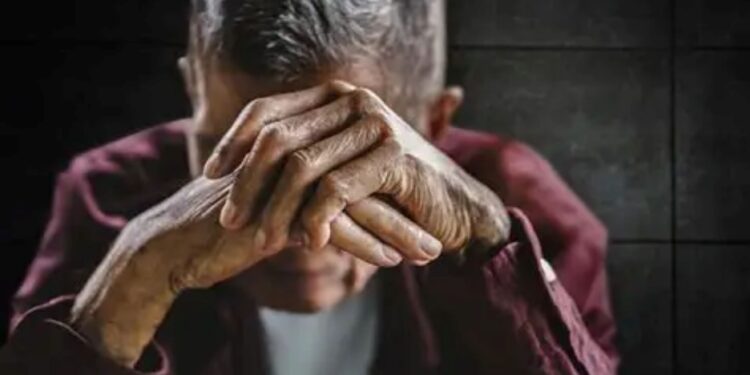 Encuentran a hombre de 66 años fallecido al interior de su departamento en Punta Arenas