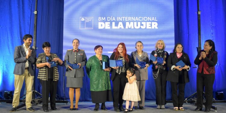 Magallanes conmemoró el Día Internacional de las Mujeres con reconocimiento a lideresas regionales
