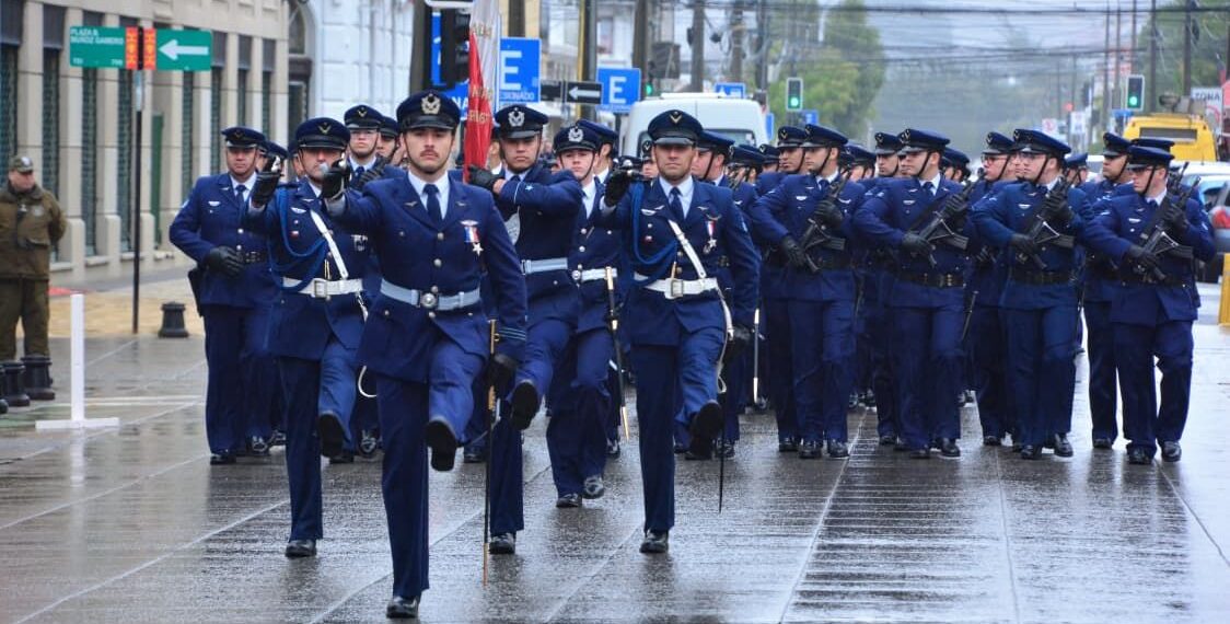 IVª Brigada Aérea conmemoró el 96° aniversario de la FACH con actividades en el centro de Punta Arenas
