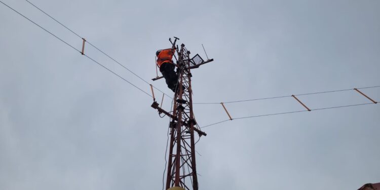 Instalan estación meteorológica en el Faro Diego Ramírez, uno de los puntos más extremos del continente