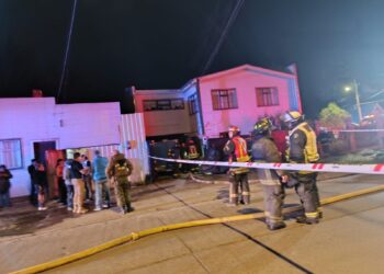 Incendio en Barrio Prat deja una persona fallecida en Punta Arenas