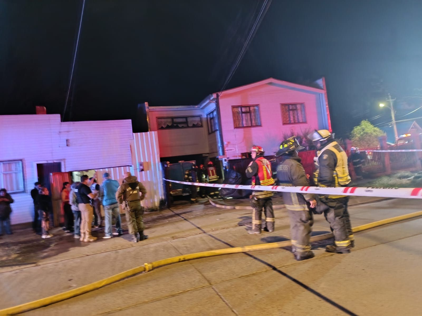 Incendio en Barrio Prat deja una persona fallecida en Punta Arenas
