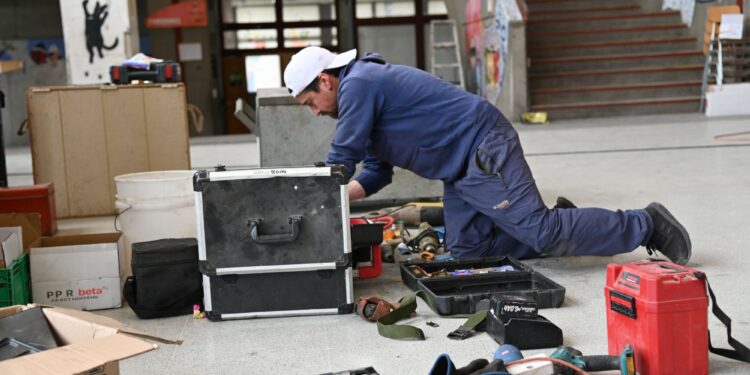 Liceo María Behety avanza en renovación total de su sistema de calefacción con 90% de obras ejecutadas