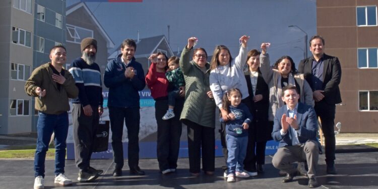 Entregan 136 viviendas sociales en Punta Arenas: avanza el Plan de Emergencia Habitacional