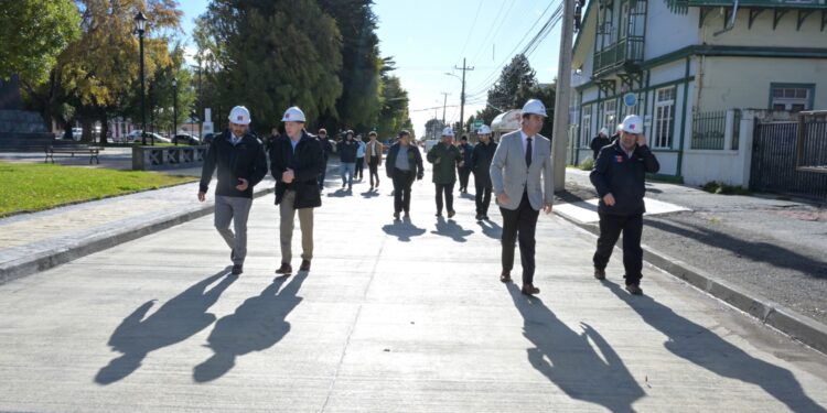 Habilitan tránsito en renovado tramo de avenida Bulnes tras millonaria inversión en Punta Arenas