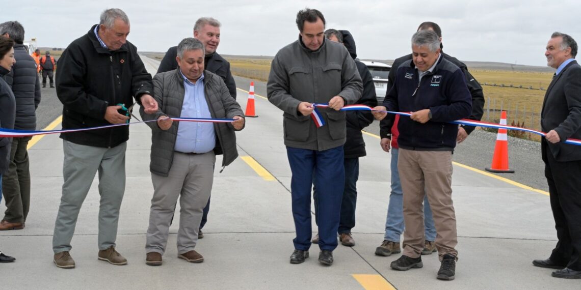 Inauguran pavimentación de la Ruta Y-65 que une Porvenir y Manantiales en Tierra del Fuego