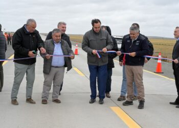 Inauguran pavimentación de la Ruta Y-65 que une Porvenir y Manantiales en Tierra del Fuego