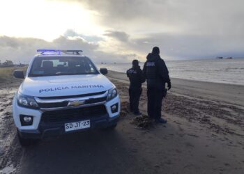 Autoridad marítima activó operativo por presunta desgracia en costanera del estrecho, joven  mujer es buscada en el área.