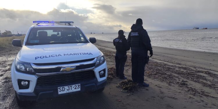 Autoridad marítima activó operativo por presunta desgracia en costanera del estrecho, joven  mujer es buscada en el área.