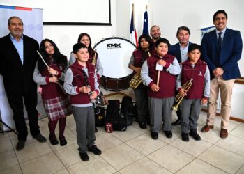 Escuela Padre Hurtado renueva instrumentos de su orquesta gracias a proyecto cultural