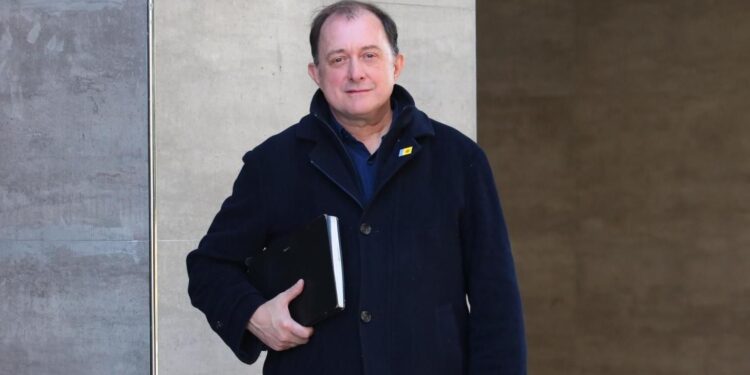 Gran parte de la toma se ubica en terrenos fiscales y autoridades esperan visita del ministro Poduje en abril