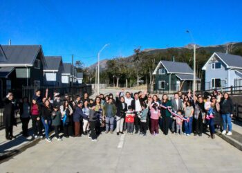 45 familias reciben las llaves de sus viviendas en Puerto Williams