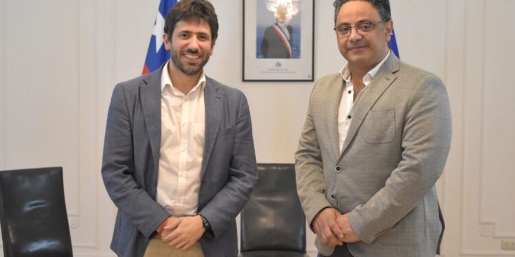 Histórico acuerdo permitirá invertir más de 83 millones de dólares en el desarrollo portuario de Punta Arenas