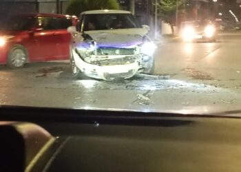 Colisión vehicular en Punta Arenas moviliza a equipos de emergencia ,dos personas fueron trasladadas a un centro asistencial